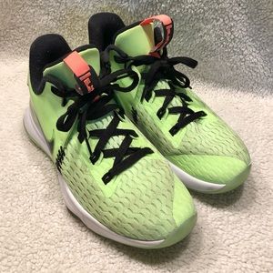 Nike LeBron Witness 5 Basketball Shoes